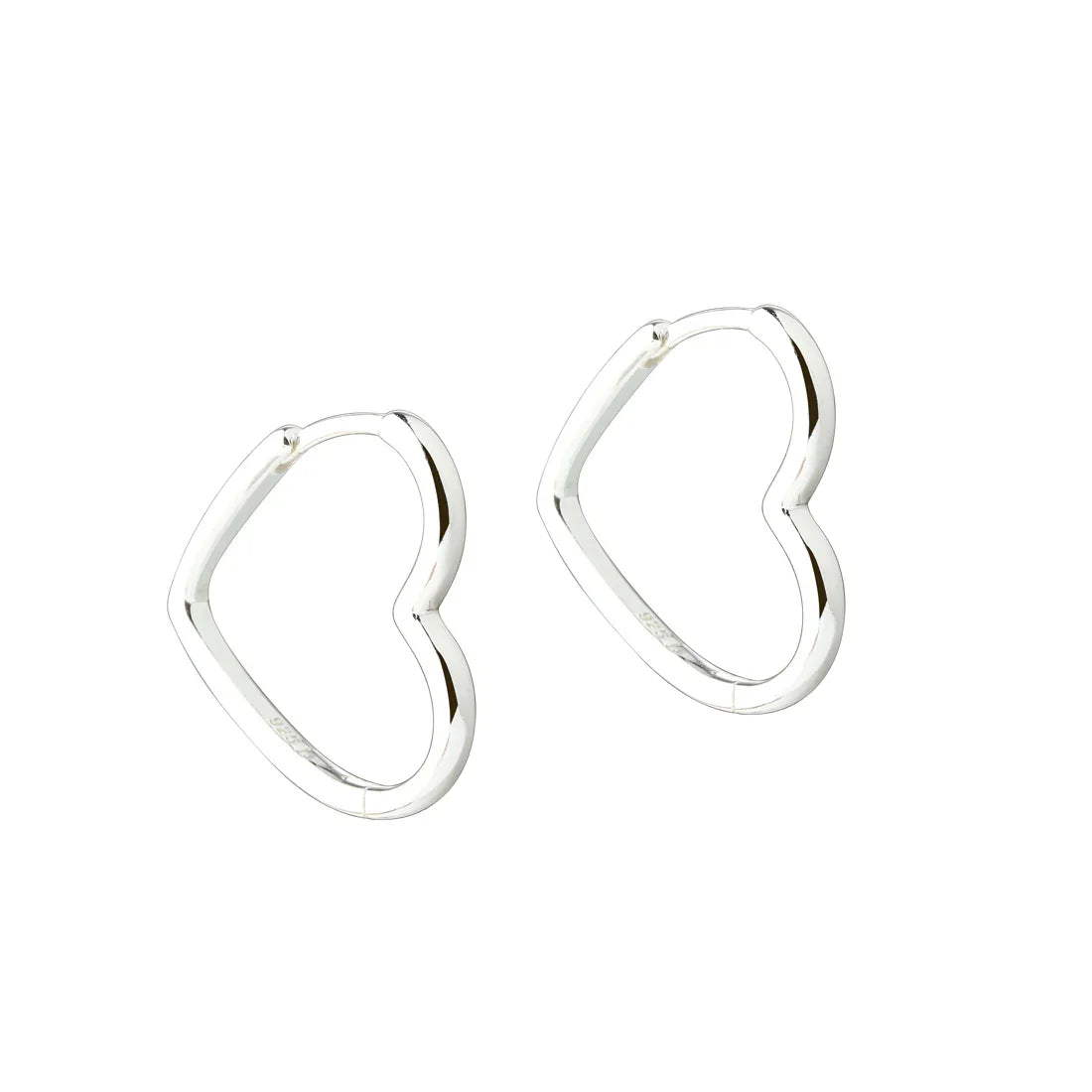 Aqua Dulce Love Me Shiny Heart Hoop - 22mm – 6792