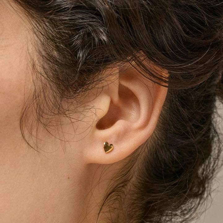 Enamel Heart Studs Forgyldt - Hjerte Ørestikker - E373GM – produktbillede 2