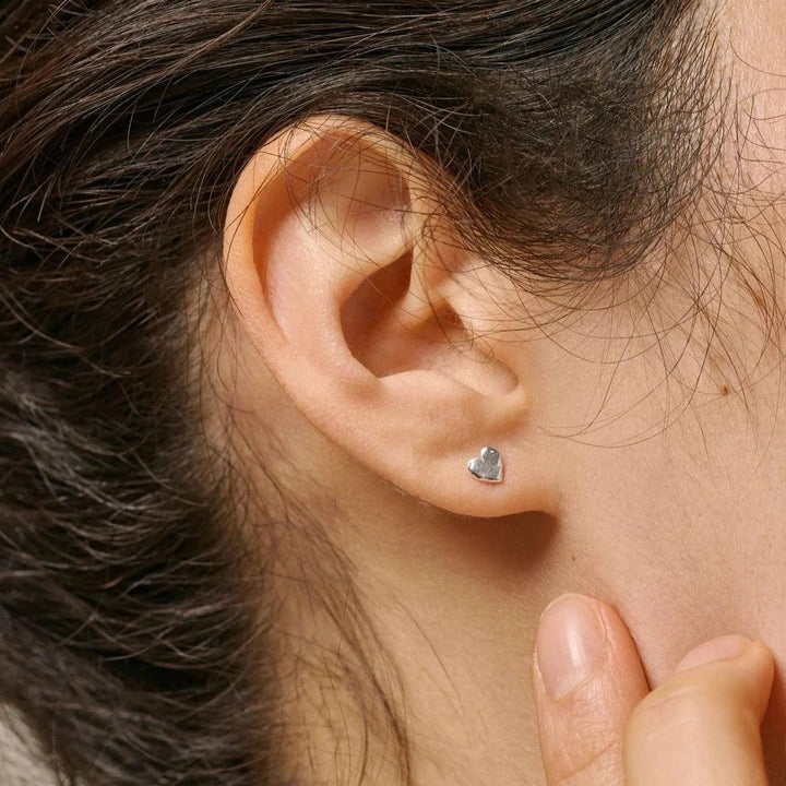 Enamel Heart Studs Sølv - Hjerte Ørestikker - E373SM – produktbillede 2