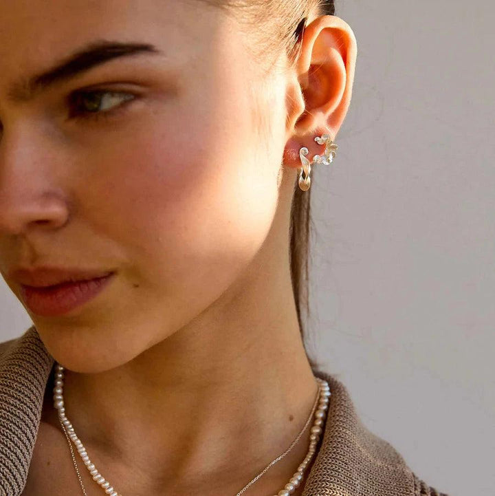 Hultquist Copenhagen Audrey Petite Sølv Ørestikker – produktbillede 2