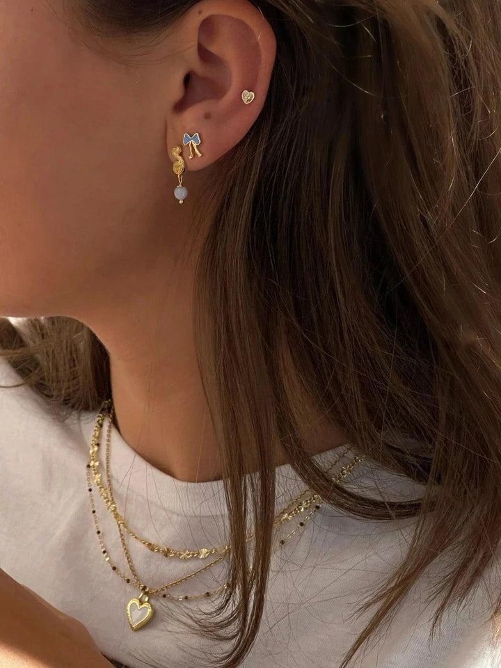 Jeberg Petite Bow Blue Stud - Sløjfe Ørestikker – produktbillede 2