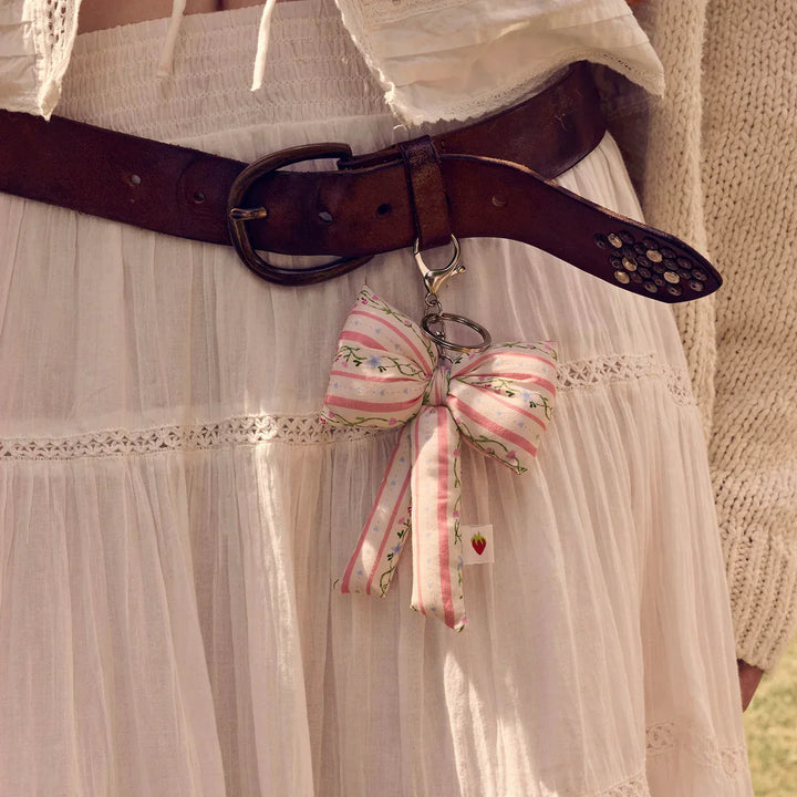 Maanesten Fabric Bow Nøglering – Summer Stripes Peach – produktbillede 2
