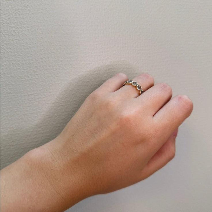 Mads Z 14kt Otilia Ring Med Grå Månesten – produktbillede 2