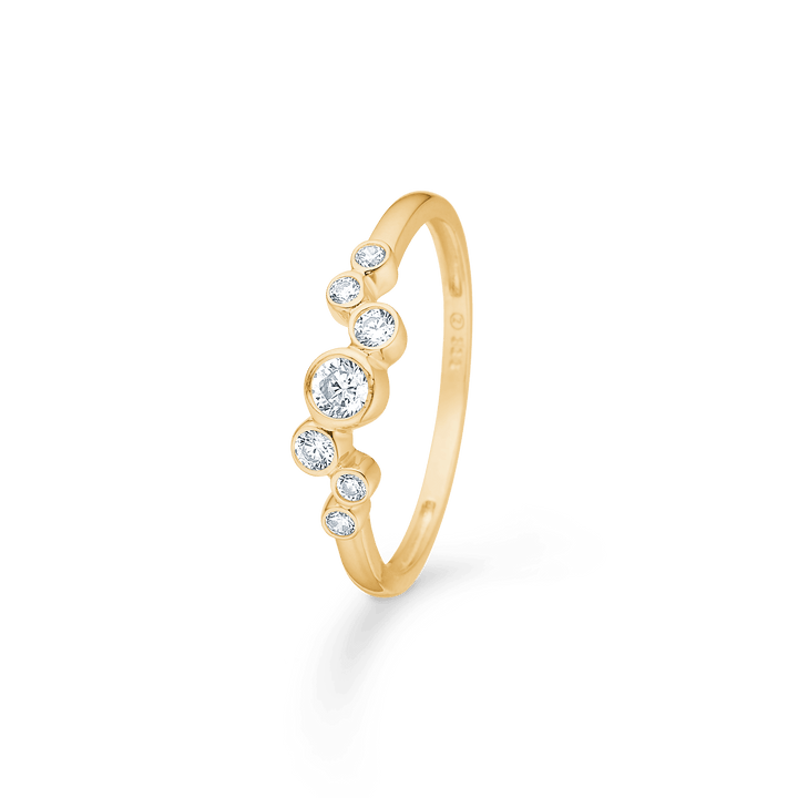 Mads Z Lucy Ring i 8 Karat Guld med 7 Zirkonia – 3347035-001