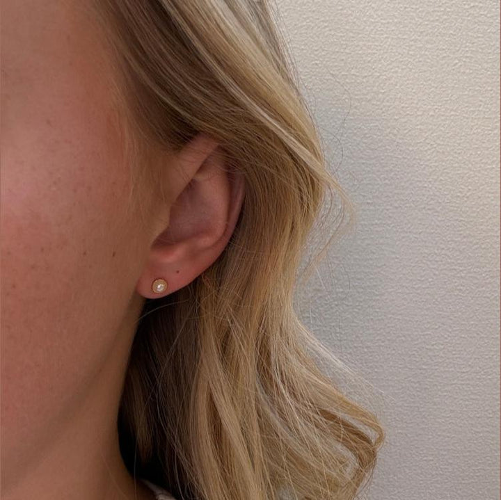 Mads Z Noelle Perleørestikker i 8kt Guld – produktbillede 2