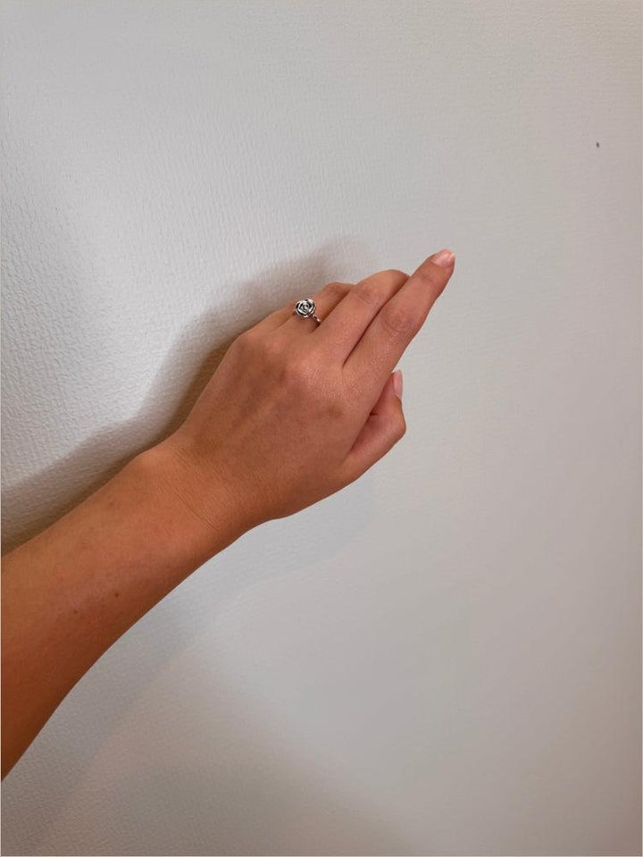 Mads Z Sølv Rosalie Ring m. Lille Rose – produktbillede 2