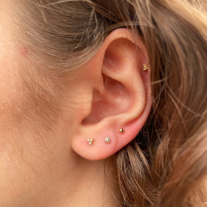 MARIA TASH Pearl Trinity Stud – produktbillede 2