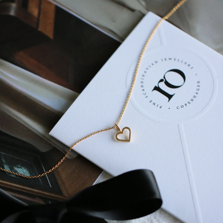 Ro Copenhagen Symbols Open Heart Vedhæng – 18 kt. Guld – produktbillede 2