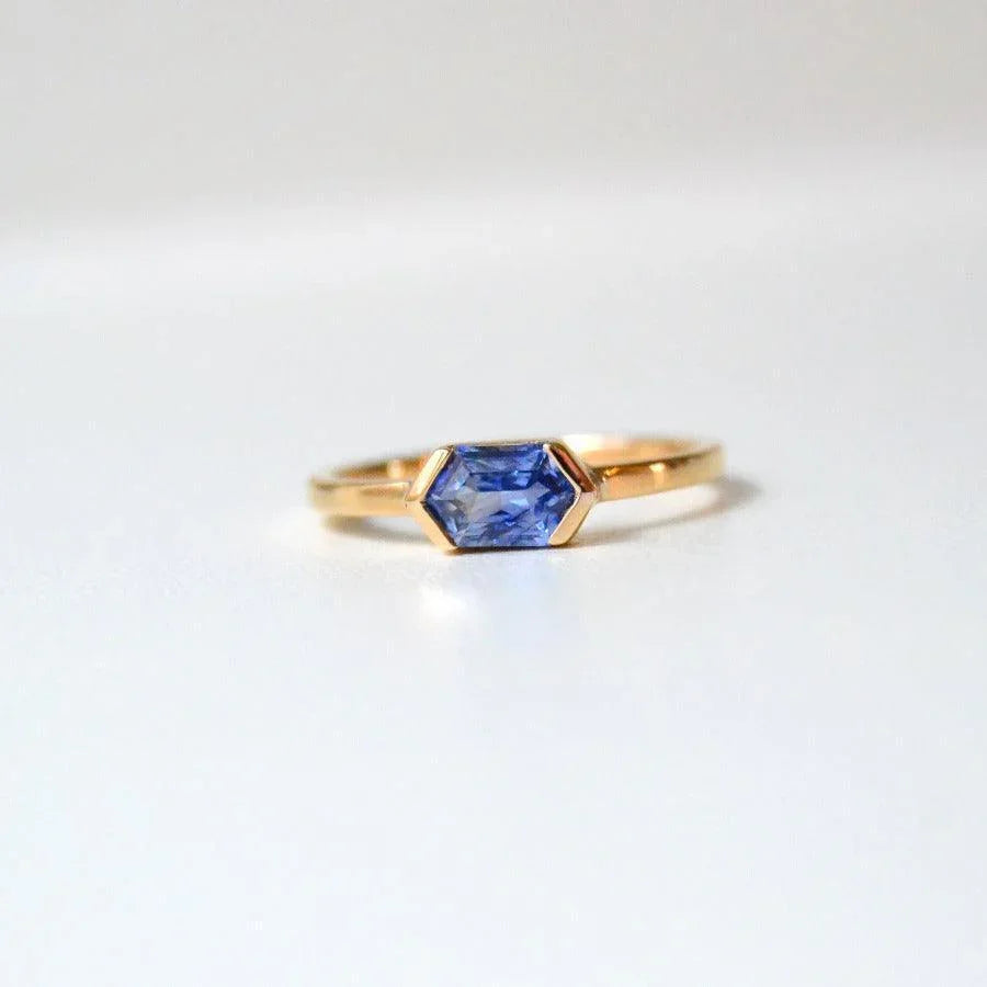 Anpé Atelier Customized Ring Med Blå Safir – 27-BlåSafir-001