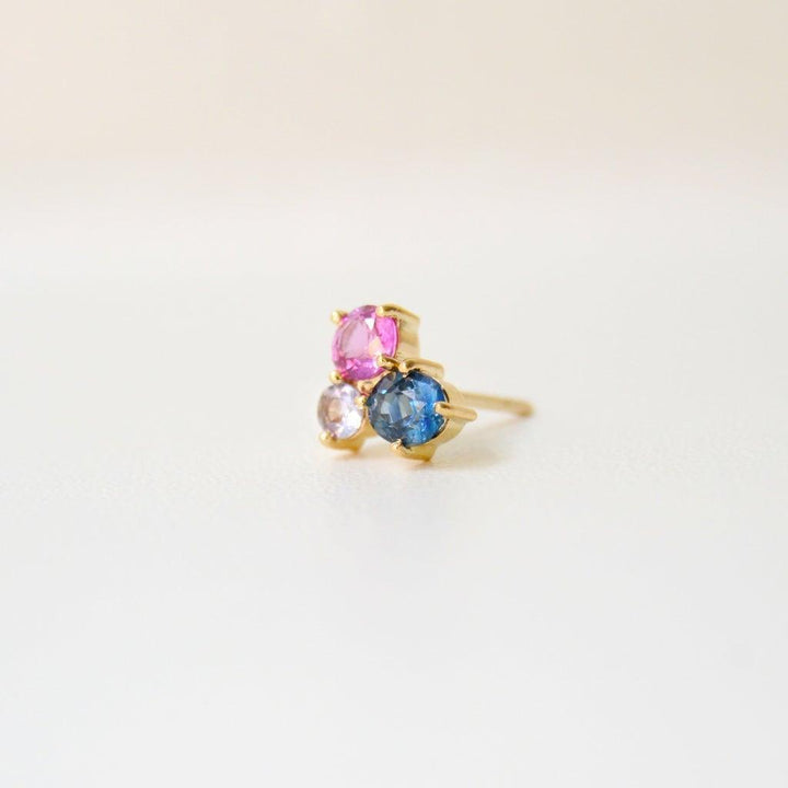 Anpé Atelier Varnaya 18kt Guld Ørestik m. Safirer – produktbillede 2